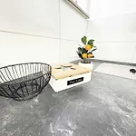 Stilvolles 2 In Und Messenaehe Lägenhet *