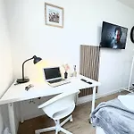 Stilvolles 2 In Und Messenaehe Lägenhet *